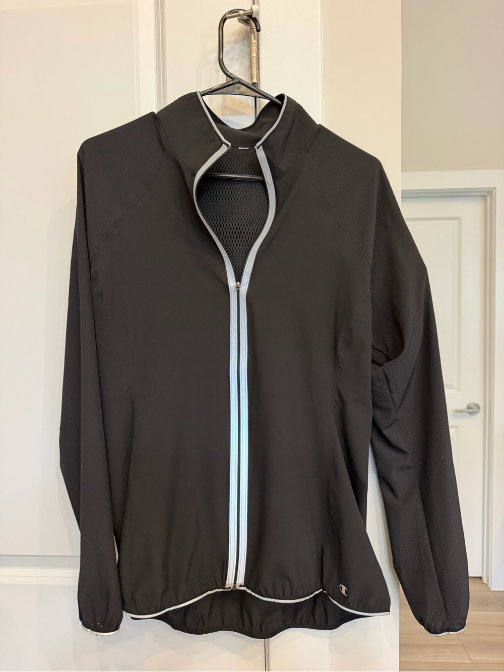 Champion Women’s Large Black Lightweight Athletic Running Jacket